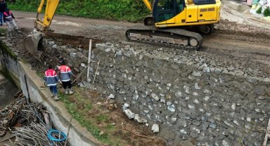 Çamaş'ta güvenli yol inşası sürüyor