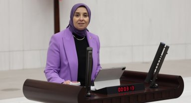 DEVA Partili Esen: Yaşlanan bir ülkede gençleri değersizleştirmek bu ülkenin sonu olur