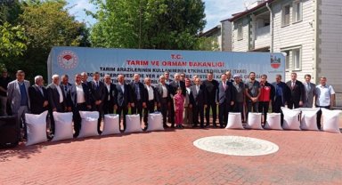 Diyarbakır'da çiftçilere 27 ton çeltik tohumu dağıtıldı