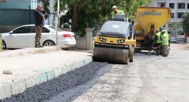 Haliliye Belediyesi sıcak asfalt çalışmalarını sürdürüyor
