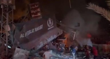 İsrail'in Gazze'deki restoran ve pazara düzenlediği saldırılarda 20 kişi öldü