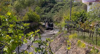 İzmir’de Körfezle buluşan derelerde temizlik harekatı