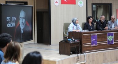 Kayapınar Belediyesi Meclisi Sırrı Süreyya Önder'i andı