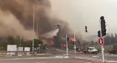 Kudüs'ün dışında çıkan orman yangınları tahliyeleri ve yol kapatmalarına neden oldu