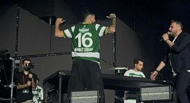 Mahmut Orhan, Bursaspor için sahnede