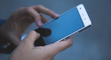 Al Sani, BAE Başbakan Yardımcısı Al Nahyan ile telefonda görüştü