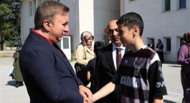 Erzincan Valisi Aydoğdu'dan LGS öğrencilerine moral ziyareti