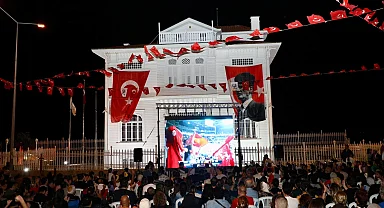 12 Dev Adam’ın final zaferi Mütareke Meydanı’nda kutlandı