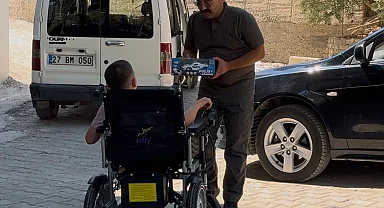 Engelli sandalyesine kavuşan Hüseyin: Ben de Mustafa Şahin amcam gibi polis olacağım
