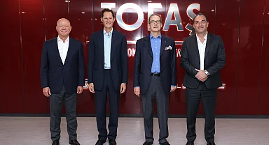 Stellantis ve Koç Holding üst yönetimi Tofaş Fabrikası’nı ziyaret etti