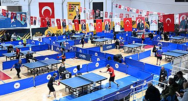 5. Ulusal Masa Tenisi Veteran Turnuvası Mersin’de düzenlendi