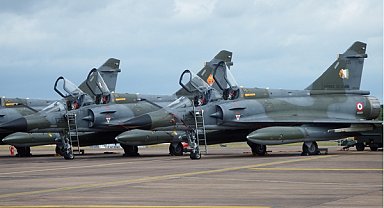 ABD, Katar üssündeki askeri hareketliliğini artırdı