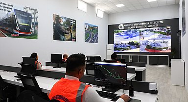 Antalya’da trafik akışı 104 sinyalize kavşaktan takip ediliyor
