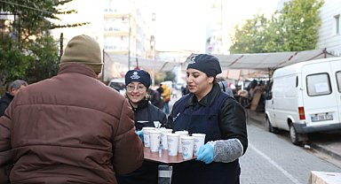 Aydın'da vatandaşlara ve pazar esnafına çorba ve tavuklu pilav ikramı