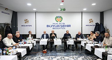 Başkan Er, iş insanlarıyla bir araya geldi