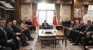 Başkan Kahveci, Bakan Tekin ile görüştü