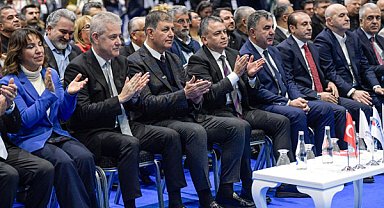 Başkan Tugay: Modanın geleceğini İzmir’den inşa ediyoruz