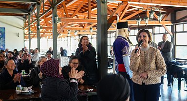 Başkan Ünlüce, Mahmudiyeli kadınlarla buluştu 