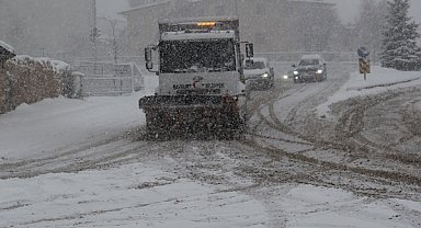 Bayburt'ta karla mücadele çalışmaları sürdürülüyor