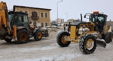 Bayburt'ta karla mücadele seferberliği sürüyor