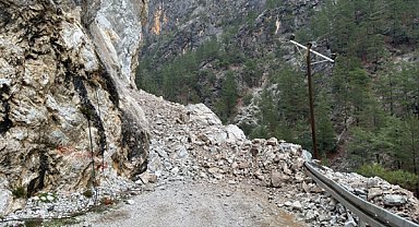 Büyükşehir'den Alacami Yolu’nda heyelan çalışması 