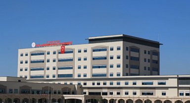 Ceylanpınar Devlet Hastanesi'nde 17 yaşındaki hastaya cerrahi müdahale uygulandı