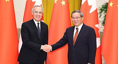 Çin ve Kanada Başbakanları bir araya geldi