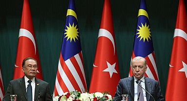 Cumhurbaşkanı Erdoğan'dan Malezya Başbakanı İbrahim'e Cumhuriyet Nişanı