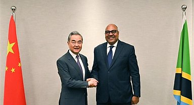 Dışişleri Bakanı Wang Tanzanyalı mevkidaşı Kombo ile görüştü