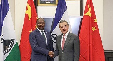 Dışişleri Bakanı Wang Yi Lesotholu mevkidaşıyla bir araya geldi