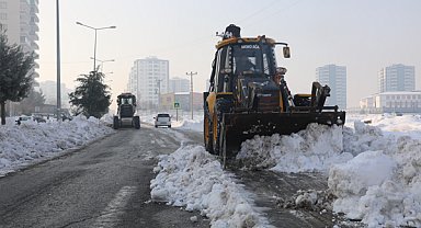 Diyarbakır’da karla mücadele çalışmaları