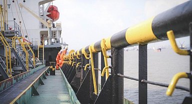 Fransız donanması Rus “gölge filo” tankerini durdurdu