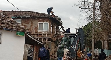 Gemlik’te olumsuz hava koşullarına müdahale sürdürülüyor