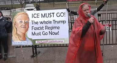 Göçmen polisinin bir kadını öldürmesinin ardından ABD'de büyük protestolar