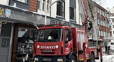 Gümüşhane’de buz sarkıtlarına karşı temizlik çalışması başlatıldı