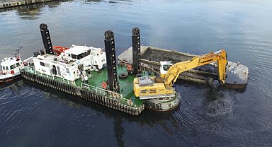 Haliç’te temizlik çalışmaları