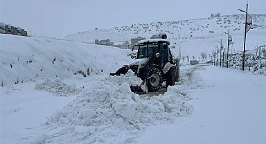 Haliliye’de kar mesaisi sürüyor