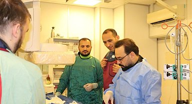 Harran Üniversitesi Hastanesi’nde aort anevrizmasına tam kapalı girişim