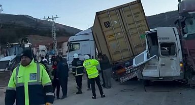Hatay'da zincirleme trafik kazası