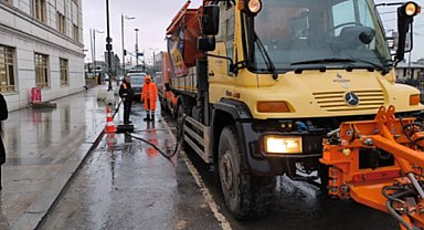 İBB ekipleri, 3 bin 927 personelle sahada görev yapıyor