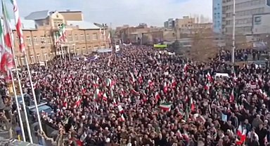 İran kitlesel mitingler düzenliyor