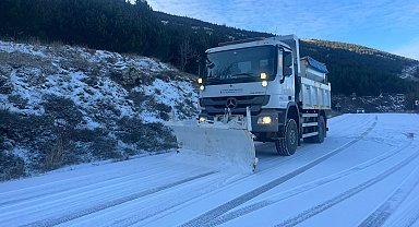 İzmir’de kar ve buzlanmaya karşı çalışmalar yürütülüyor