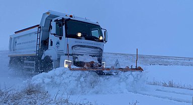 Kayseri'de kar yağışı sonrası 86 kırsal mahalle yolu ulaşıma açıldı