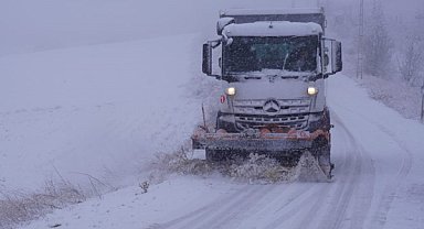Keçiören’nde karla mücadelede çalışmaları