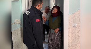 Kepez’de pazar yerinde kaybedilen cüzdan sahibine teslim edildi 