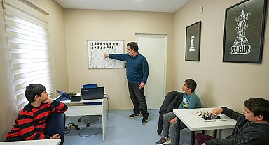 Maltepe’de çocuklara yönelik satranç kursu