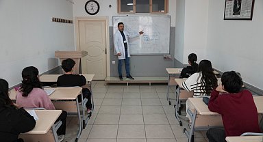 Mersin Büyükşehir Belediyesi'nden öğrencilere destek