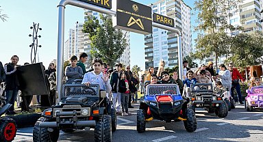 Mersin’de çocuklar Trafik Park’ta uygulamalı eğitim alıyor