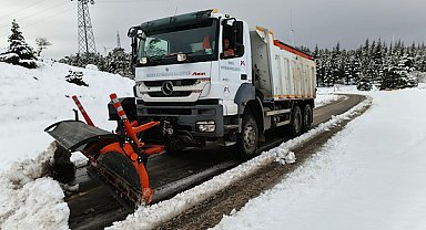 Mersin’de karla mücadele ve yol açma çalışmaları sürüyor