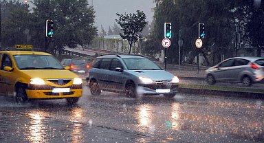 Meteoroloji’den kuvvetli yağış ve rüzgar uyarısı
